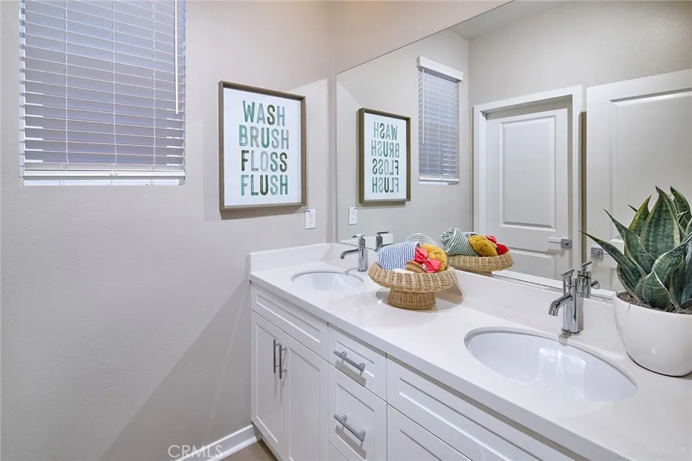 5830 Walden Court Eastvale, CA 92880