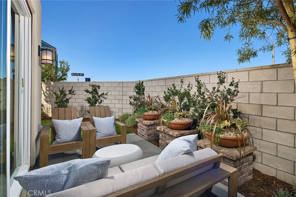5830 Walden Court Eastvale, CA 92880