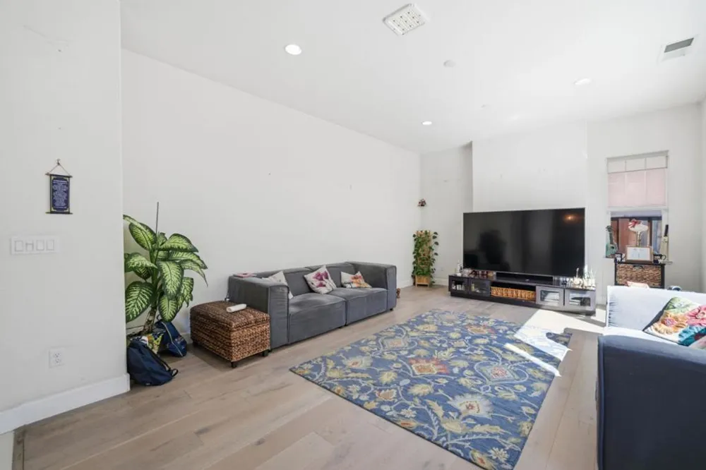 9 Chysis Road Milpitas, CA 95035