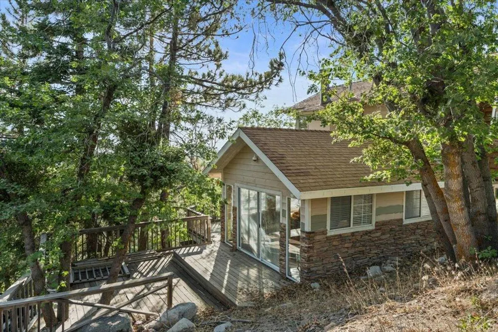 2190 Tank Road Running Springs, CA 92382
