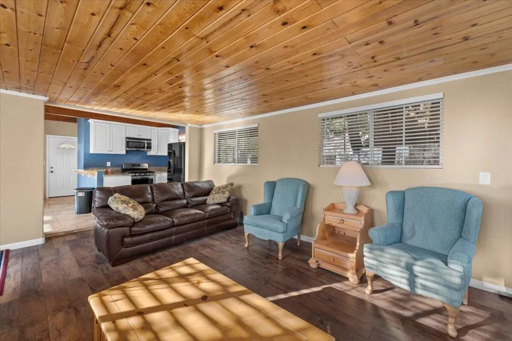 2190 Tank Road Running Springs, CA 92382