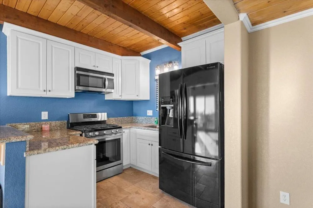 2190 Tank Road Running Springs, CA 92382