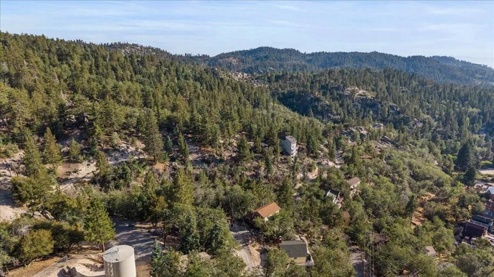 2190 Tank Road Running Springs, CA 92382