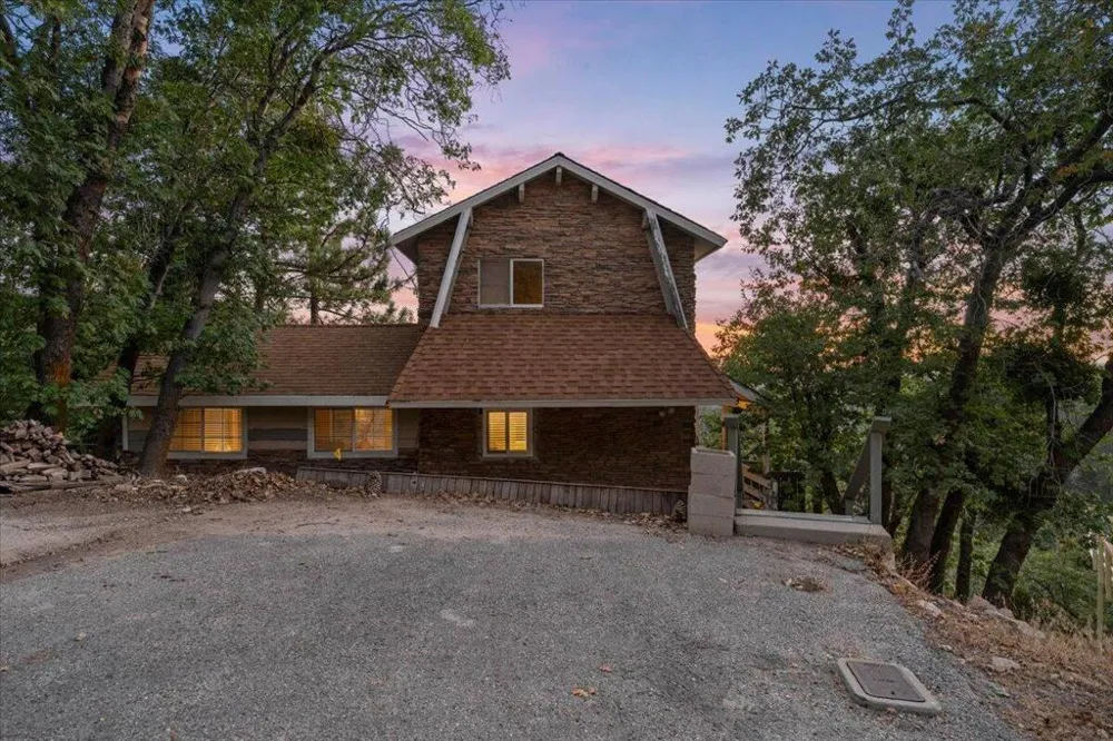 2190 Tank Road Running Springs, CA 92382