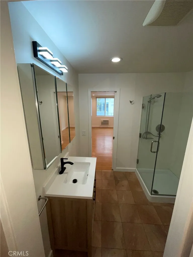 1124 La Cienega Boulevard #202 West Hollywood, CA 90069