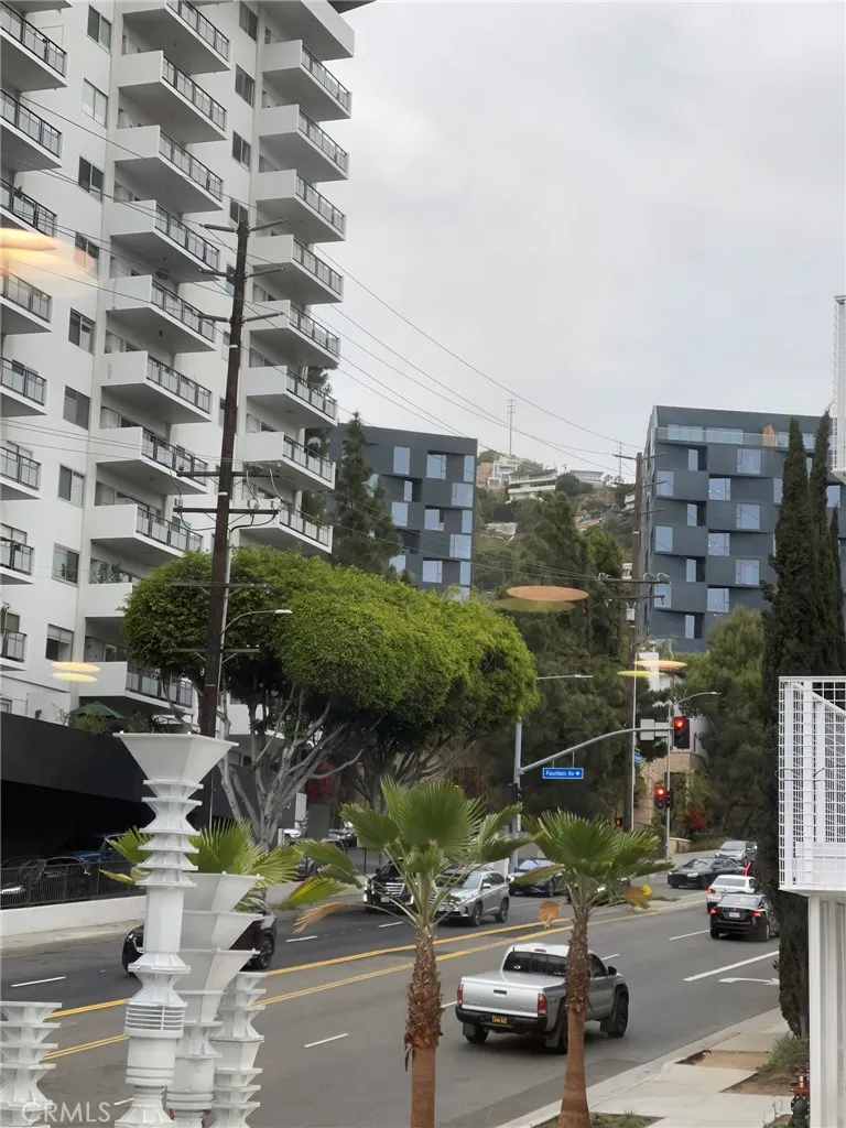 1124 La Cienega Boulevard #202 West Hollywood, CA 90069