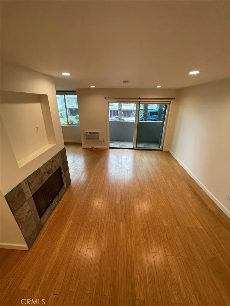 1124 La Cienega Boulevard #202 West Hollywood, CA 90069