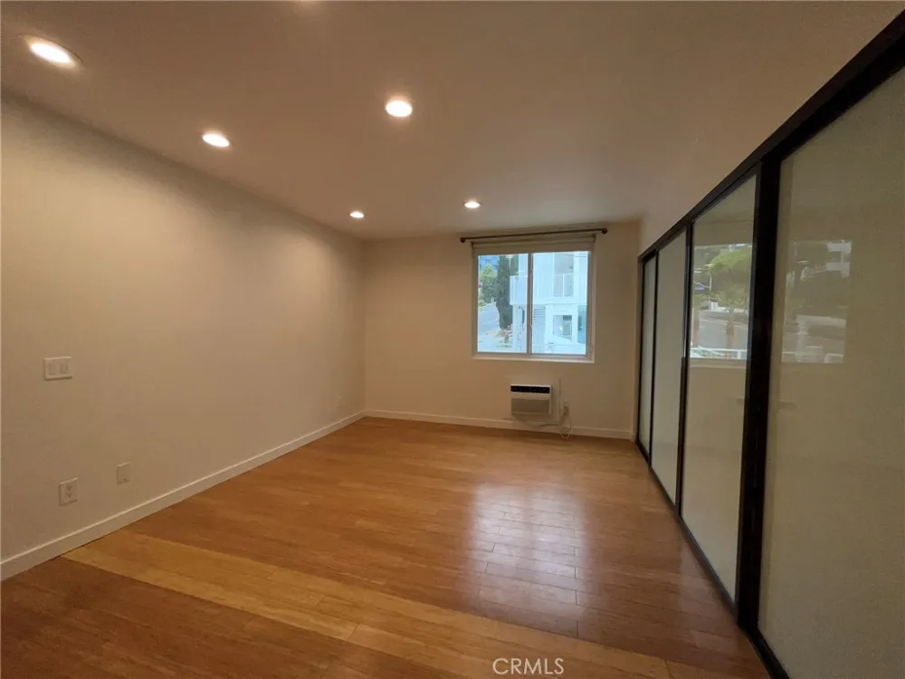1124 La Cienega Boulevard #202 West Hollywood, CA 90069