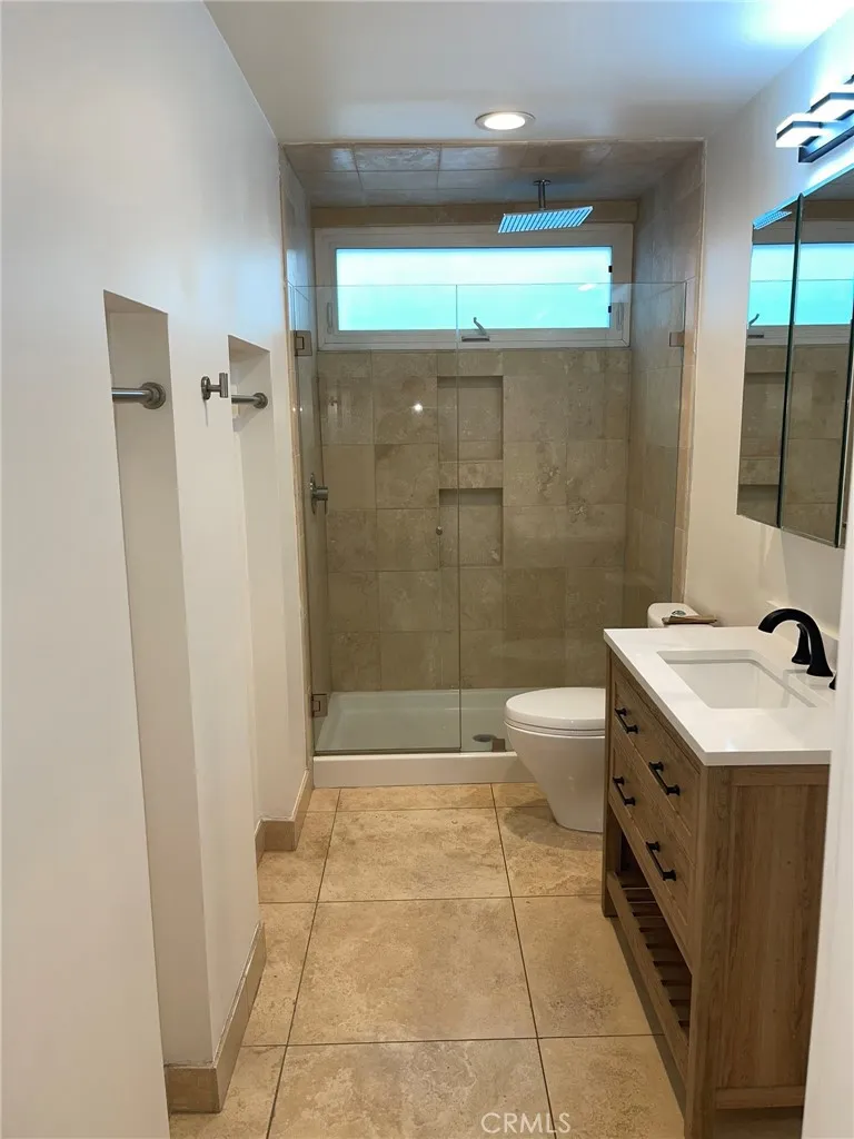 1124 La Cienega Boulevard #202 West Hollywood, CA 90069