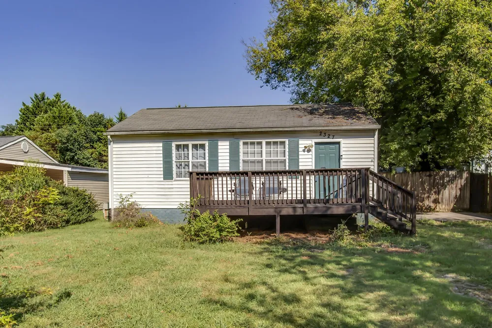 2327 Grove Street Maryville, TN 37804