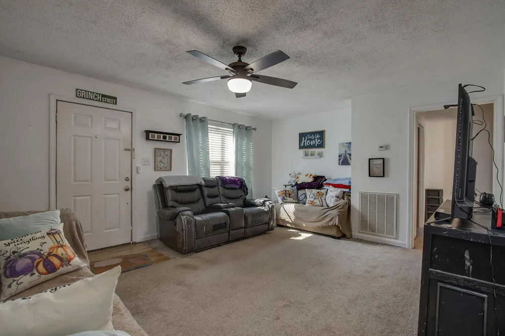 2327 Grove Street Maryville, TN 37804