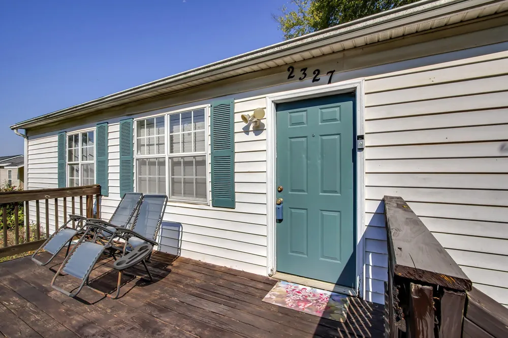 2327 Grove Street Maryville, TN 37804