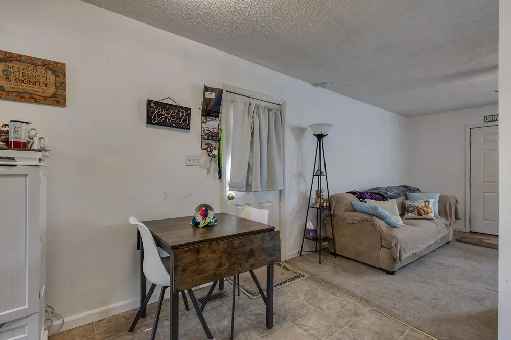 2327 Grove Street Maryville, TN 37804