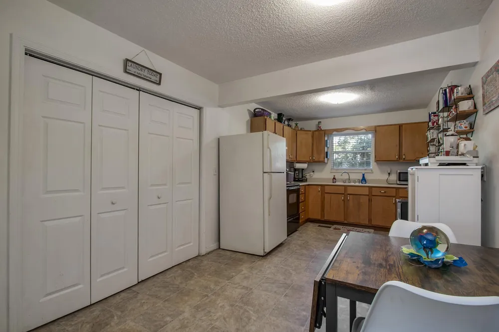 2327 Grove Street Maryville, TN 37804