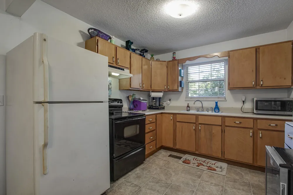 2327 Grove Street Maryville, TN 37804