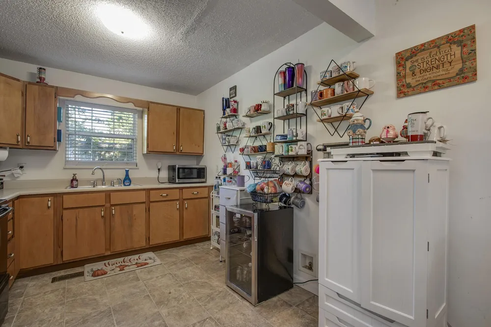 2327 Grove Street Maryville, TN 37804