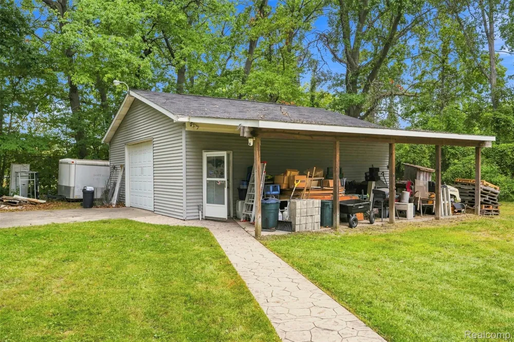23366 Superior Parkway Taylor City, MI 48180