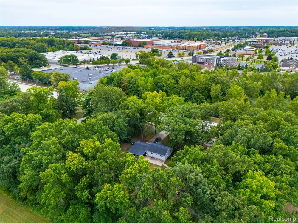 23366 Superior Parkway Taylor City, MI 48180