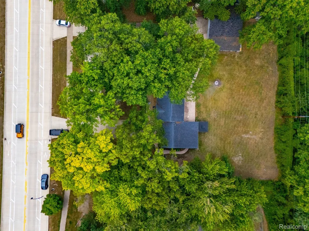 23366 Superior Parkway Taylor City, MI 48180