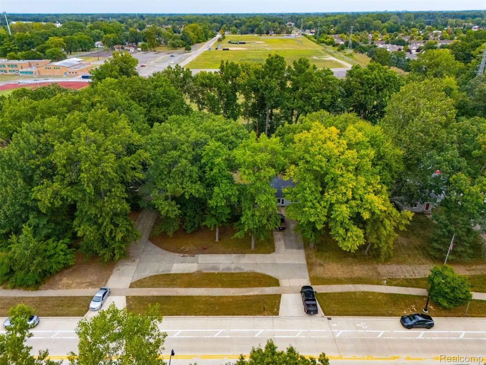 23366 Superior Parkway Taylor City, MI 48180