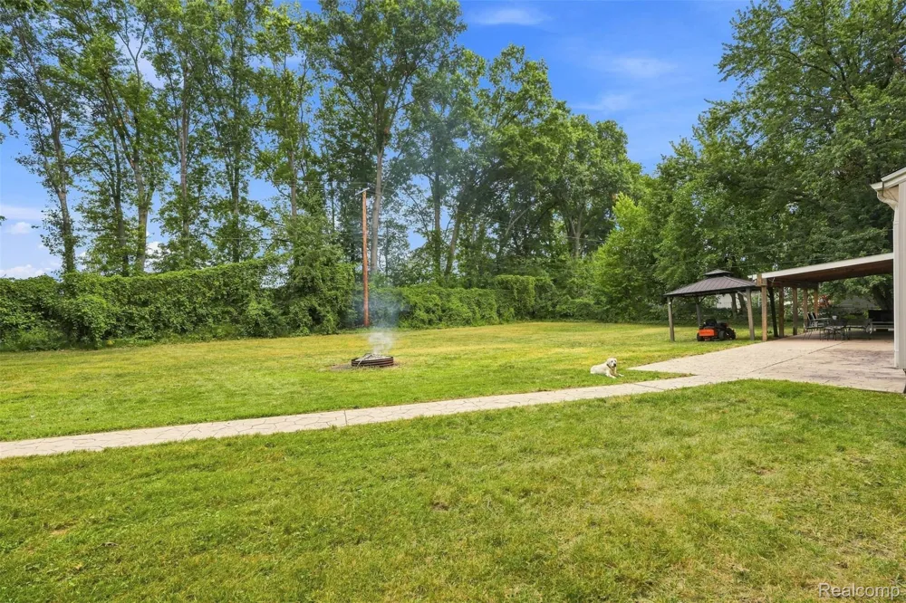 23366 Superior Parkway Taylor City, MI 48180