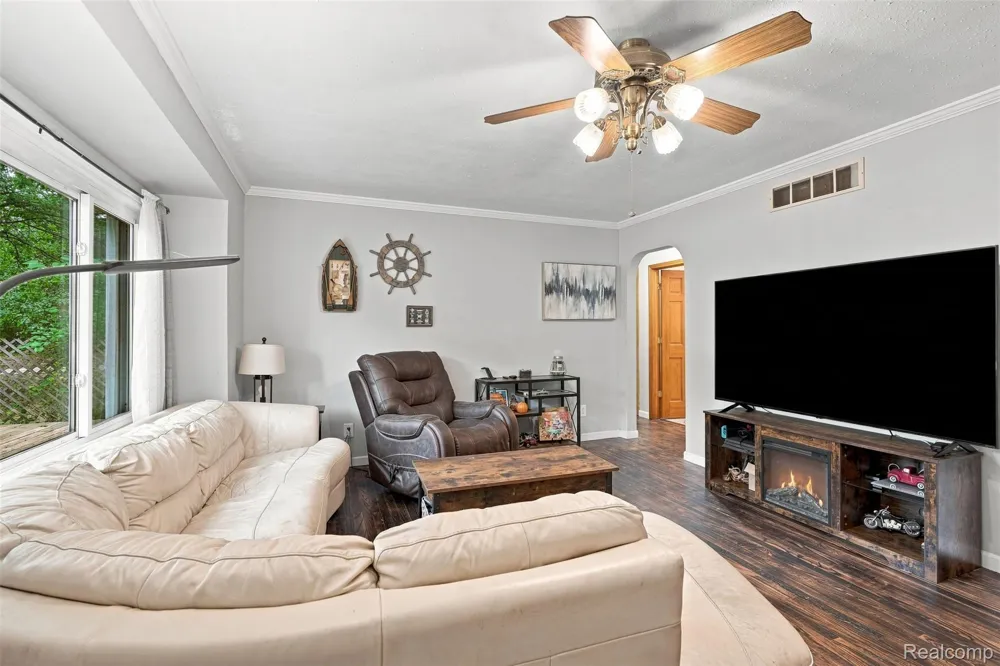 23366 Superior Parkway Taylor City, MI 48180