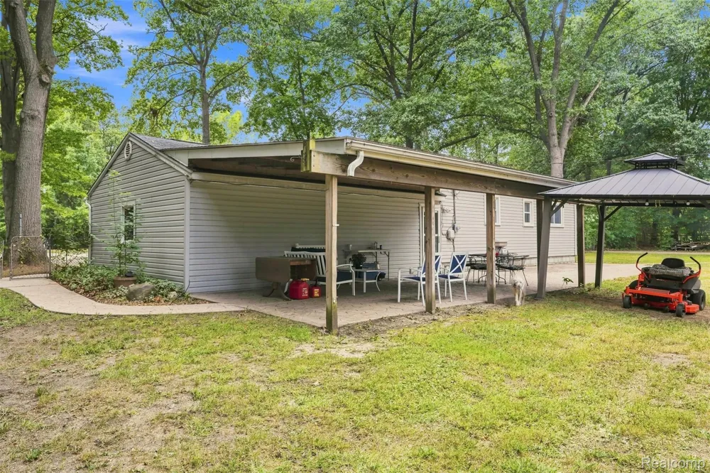 23366 Superior Parkway Taylor City, MI 48180