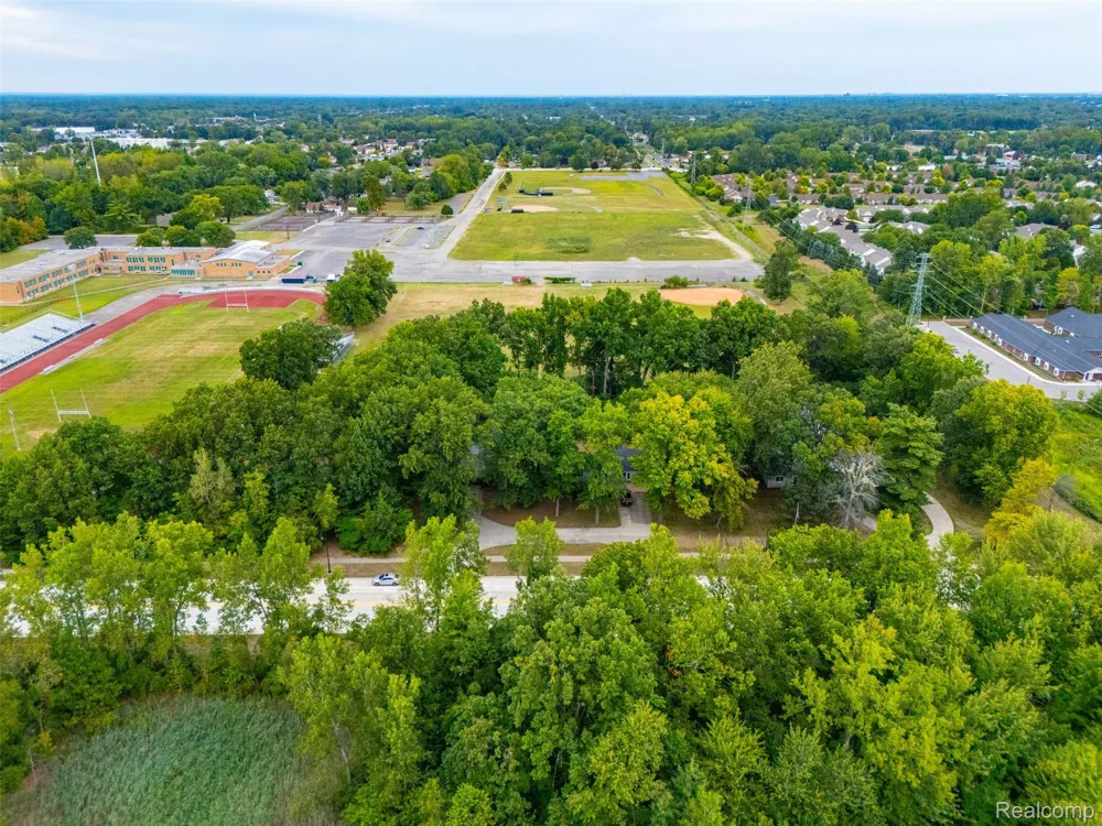 23366 Superior Parkway Taylor City, MI 48180