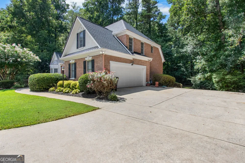 4926 Red Cliff CT Powder Springs, GA 30127
