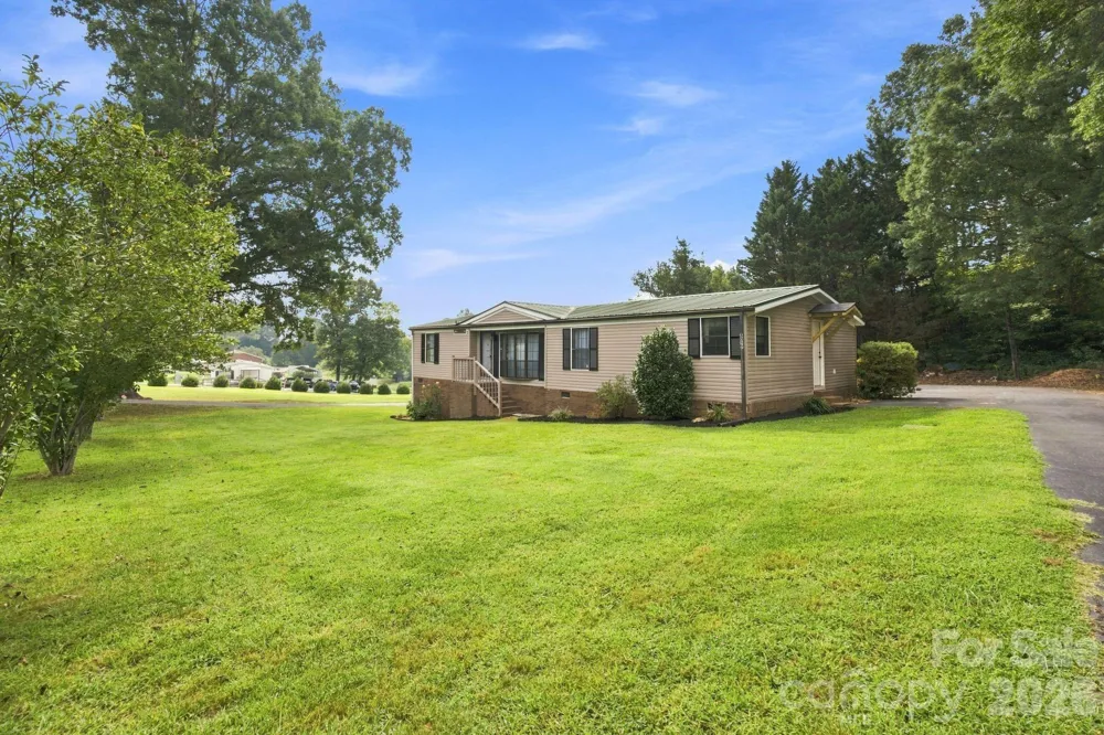 8099 River Bend Drive Claremont, NC 28610