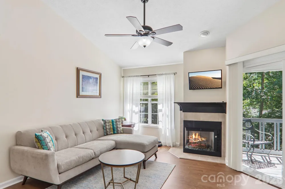 651 E Park Place Hendersonville, NC 28791