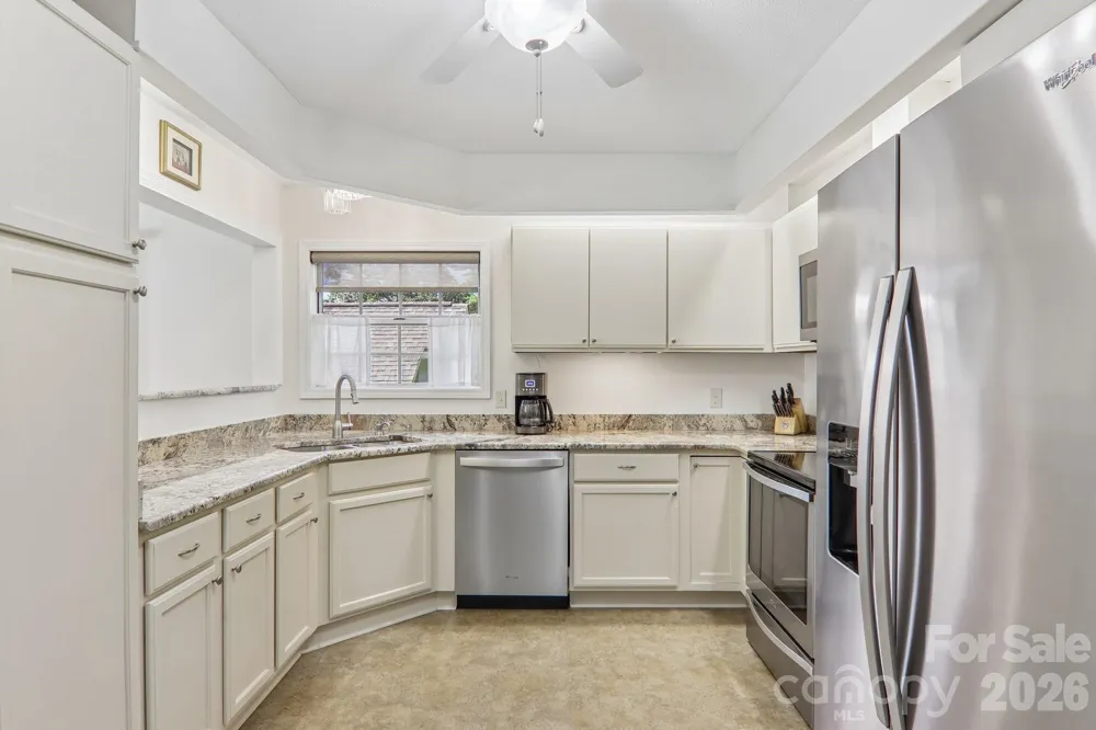 651 E Park Place Hendersonville, NC 28791