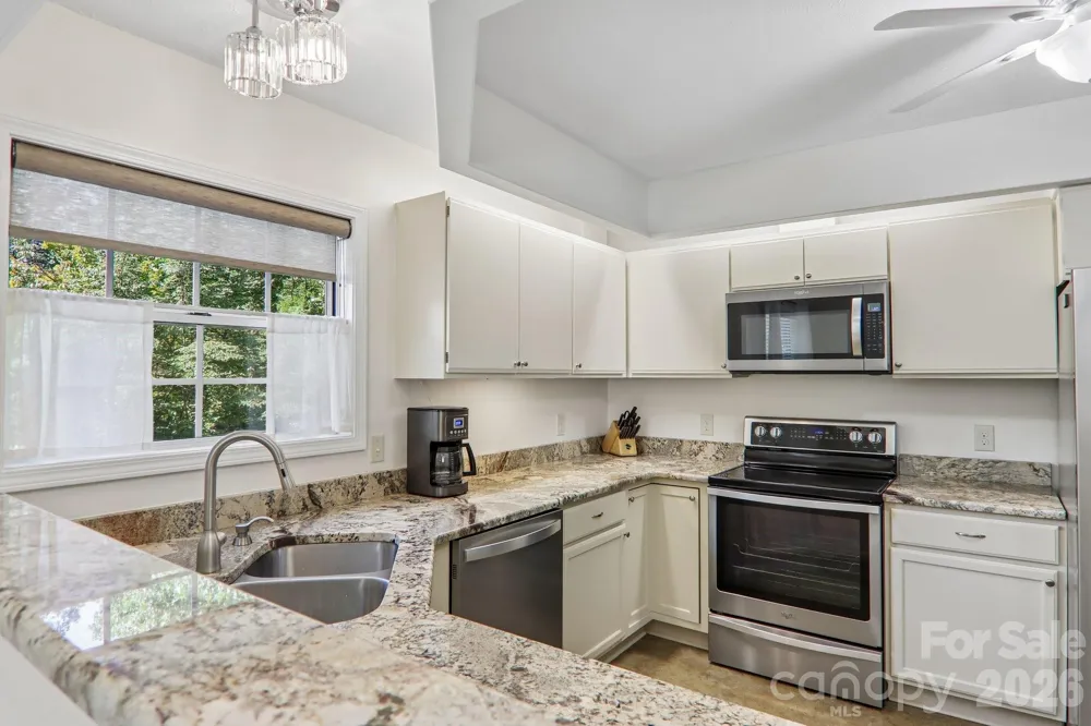 651 E Park Place Hendersonville, NC 28791