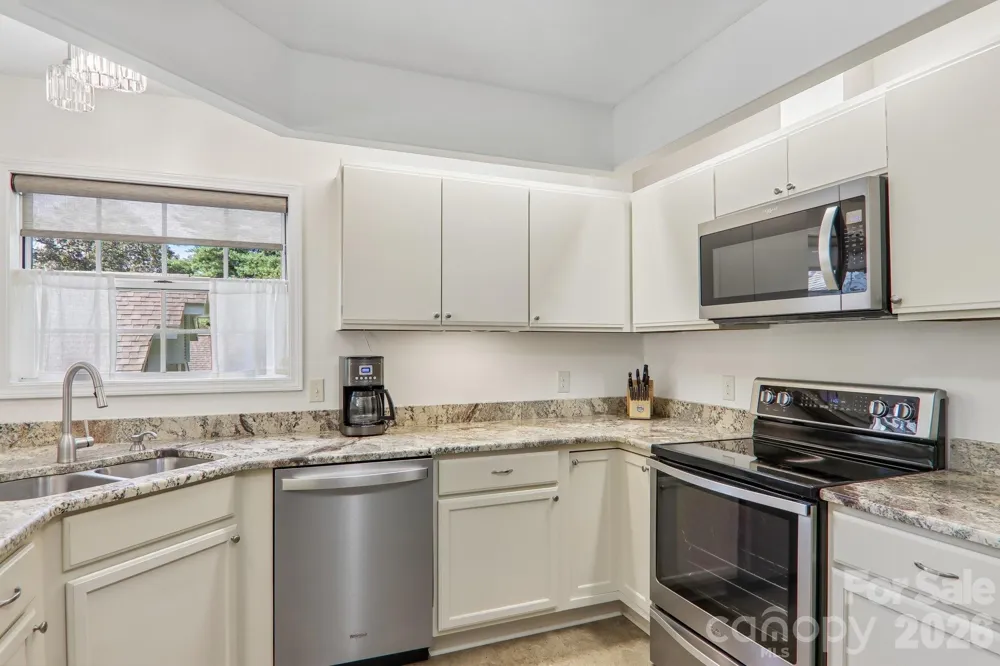 651 E Park Place Hendersonville, NC 28791