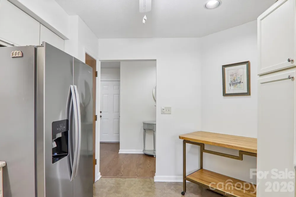 651 E Park Place Hendersonville, NC 28791