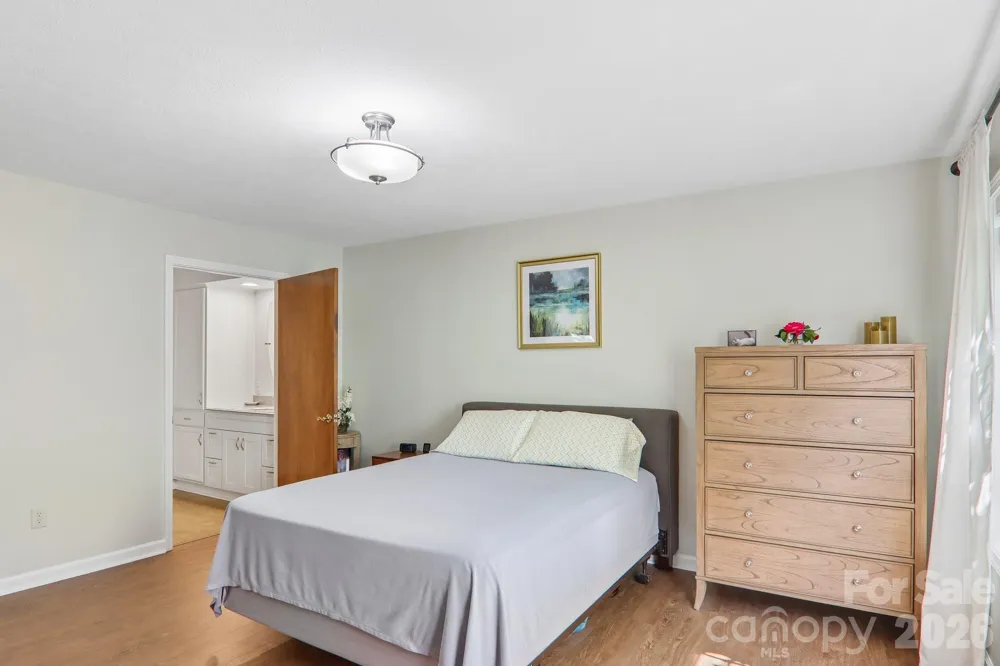 651 E Park Place Hendersonville, NC 28791