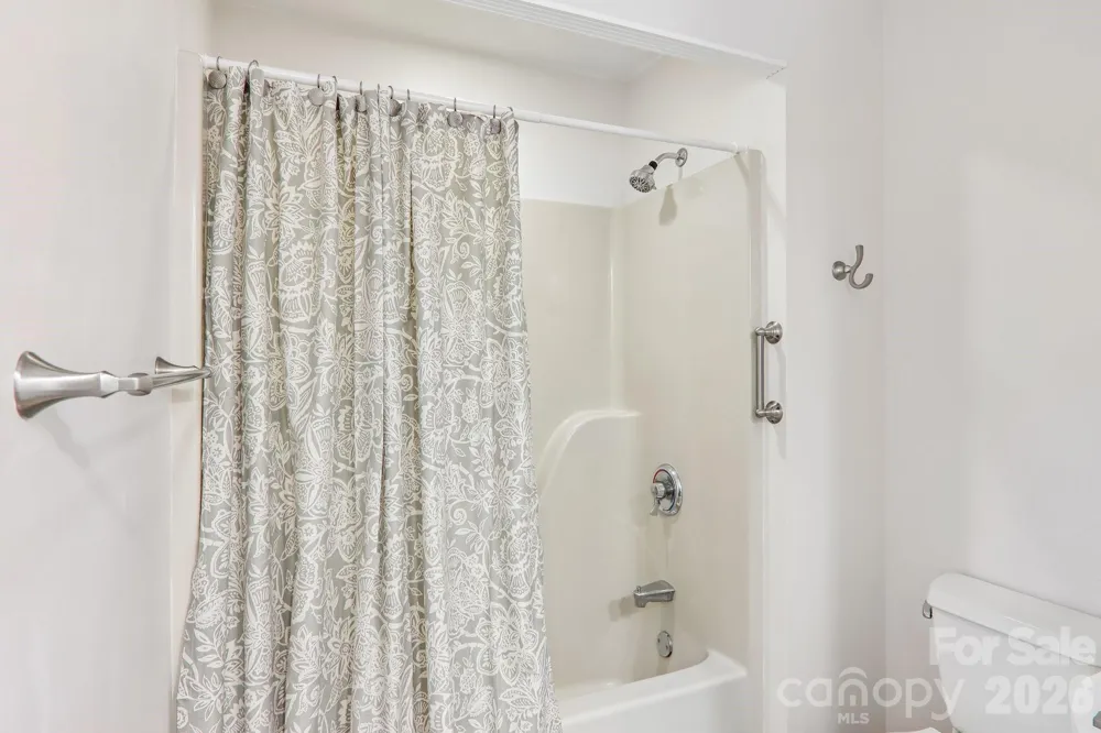 651 E Park Place Hendersonville, NC 28791
