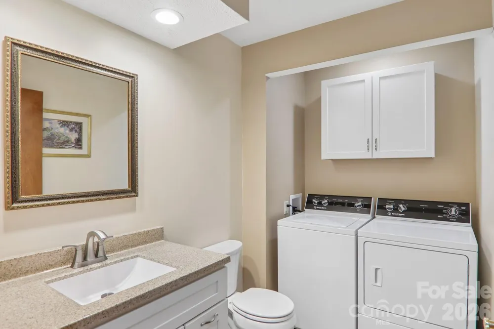 651 E Park Place Hendersonville, NC 28791
