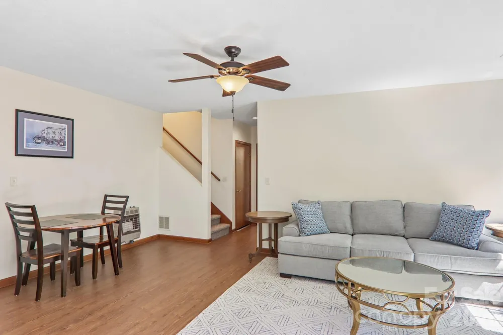651 E Park Place Hendersonville, NC 28791
