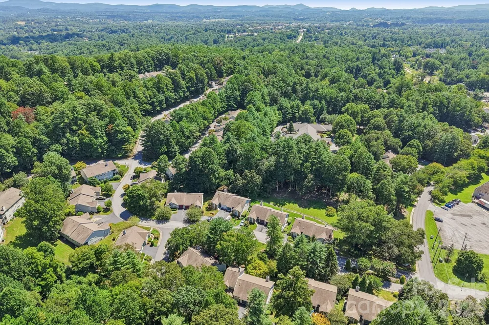 651 E Park Place Hendersonville, NC 28791