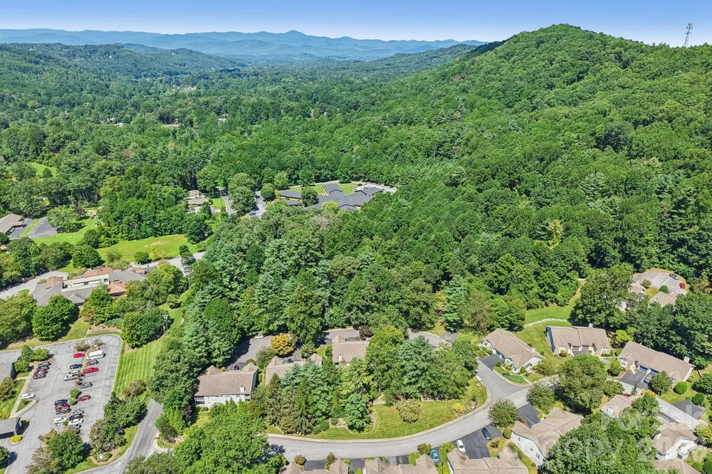 651 E Park Place Hendersonville, NC 28791
