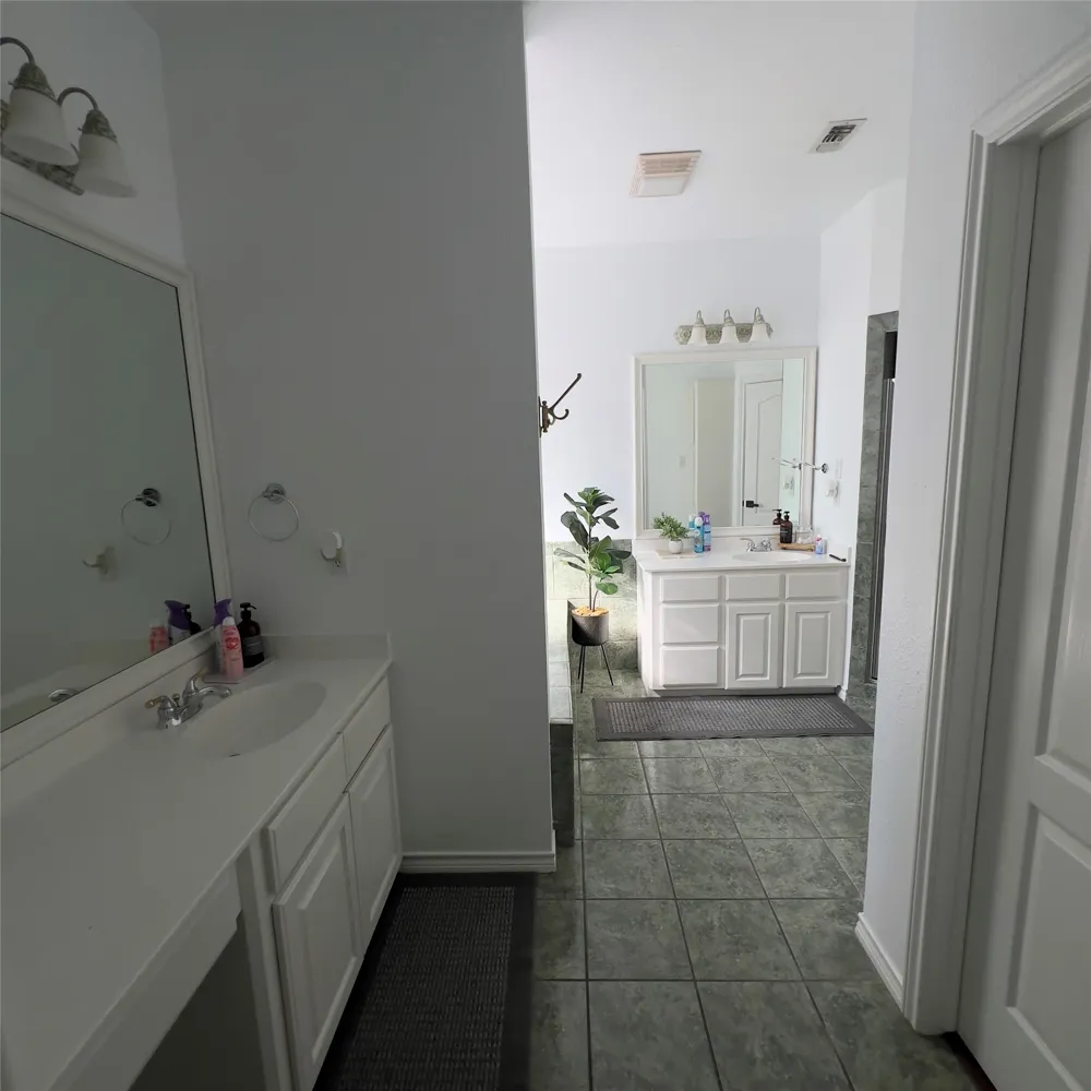 310 E 10th Street Elgin, TX 78621