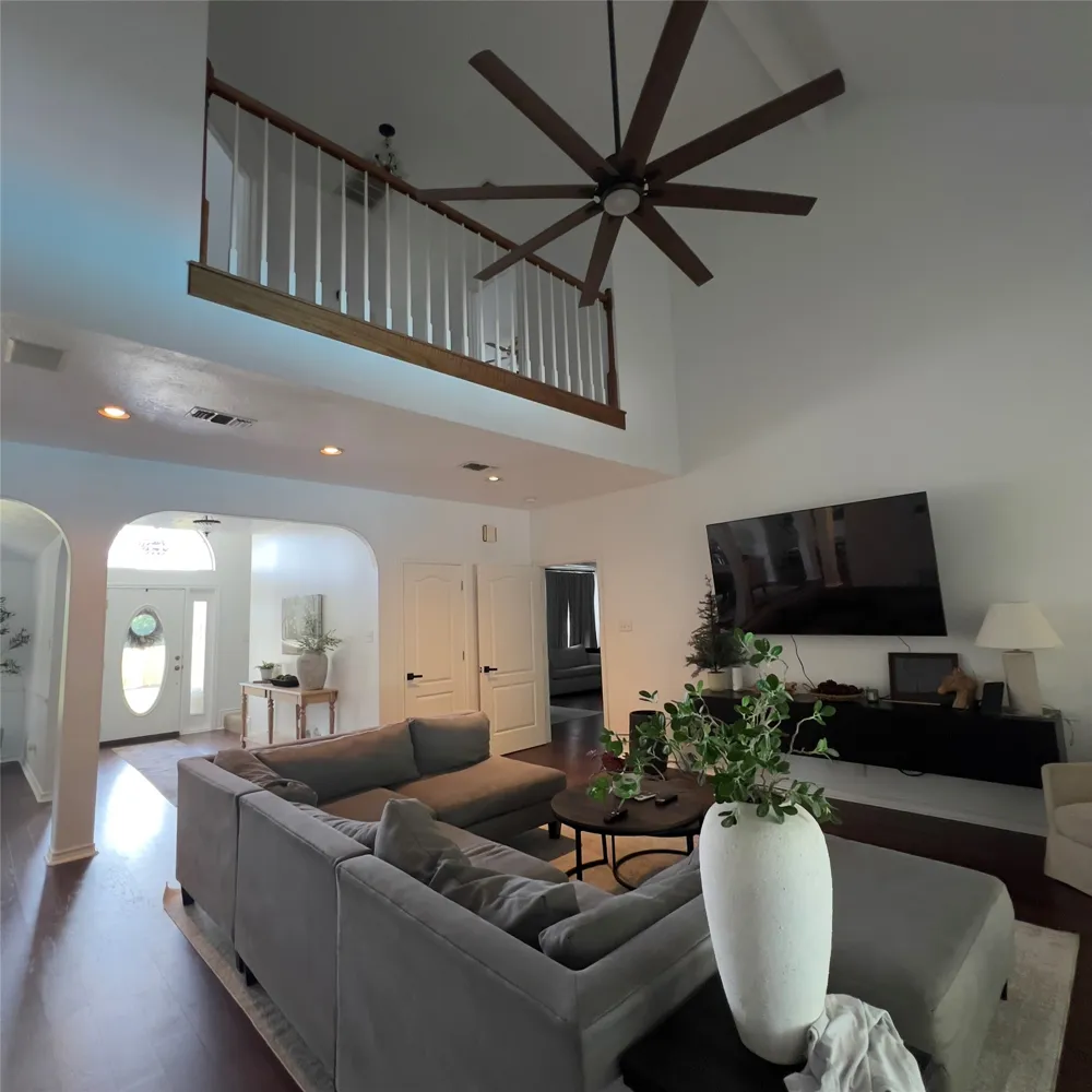 310 E 10th Street Elgin, TX 78621