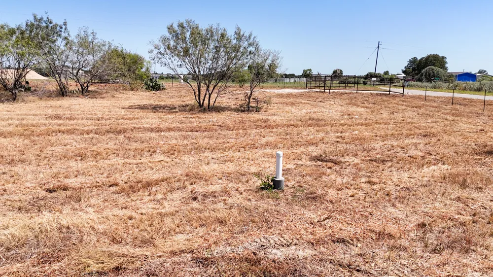 4049 Old Colony Line Road Dale, TX 78616