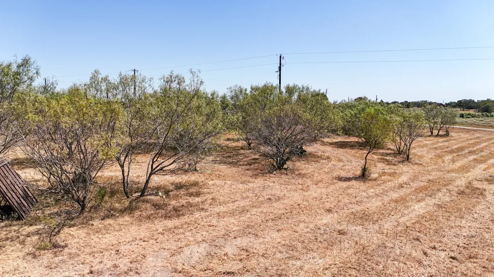 4049 Old Colony Line Road Dale, TX 78616