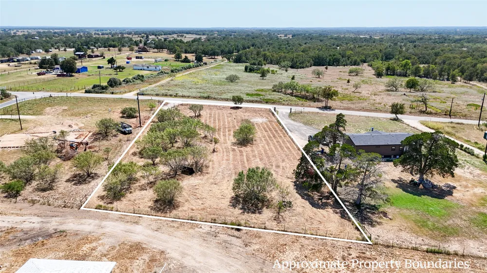 4049 Old Colony Line Road Dale, TX 78616