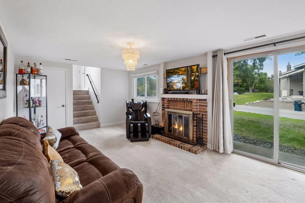 9535 Hartford Circle Eden Prairie, MN 55347