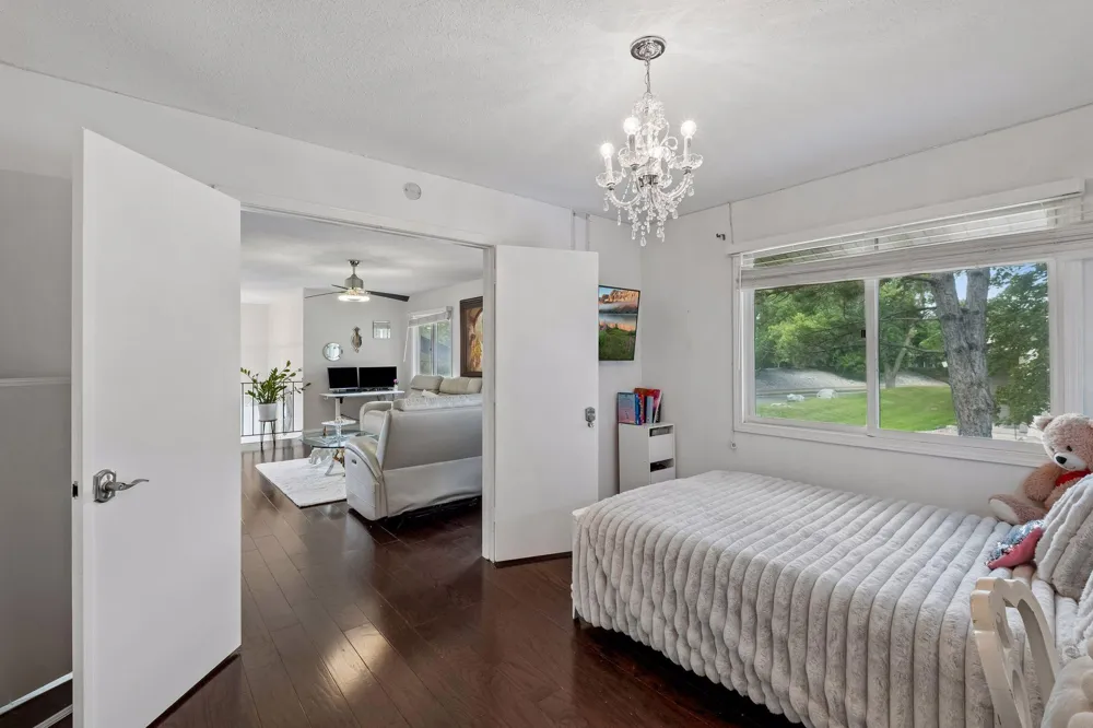9535 Hartford Circle Eden Prairie, MN 55347