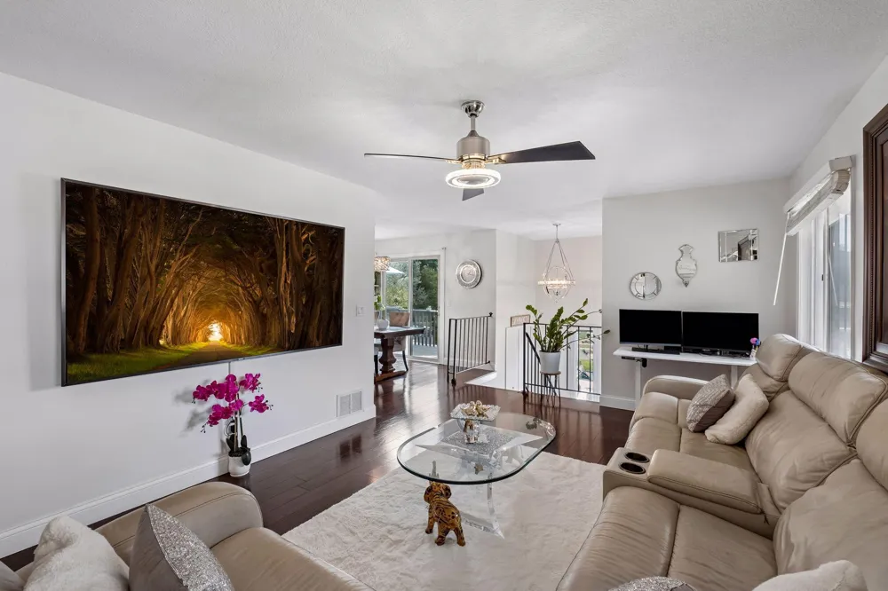 9535 Hartford Circle Eden Prairie, MN 55347