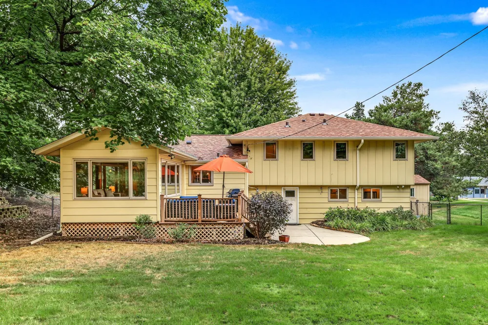 4717 Glenwood Avenue Golden Valley, MN 55422